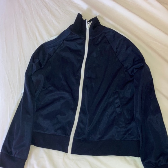 Variety of 14 hoodies - Picture 10 of 15